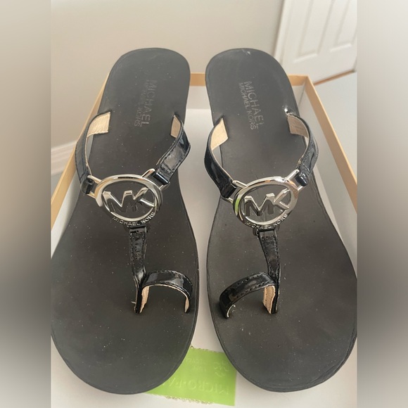 Michael Kors Black sandals - Picture 1 of 8